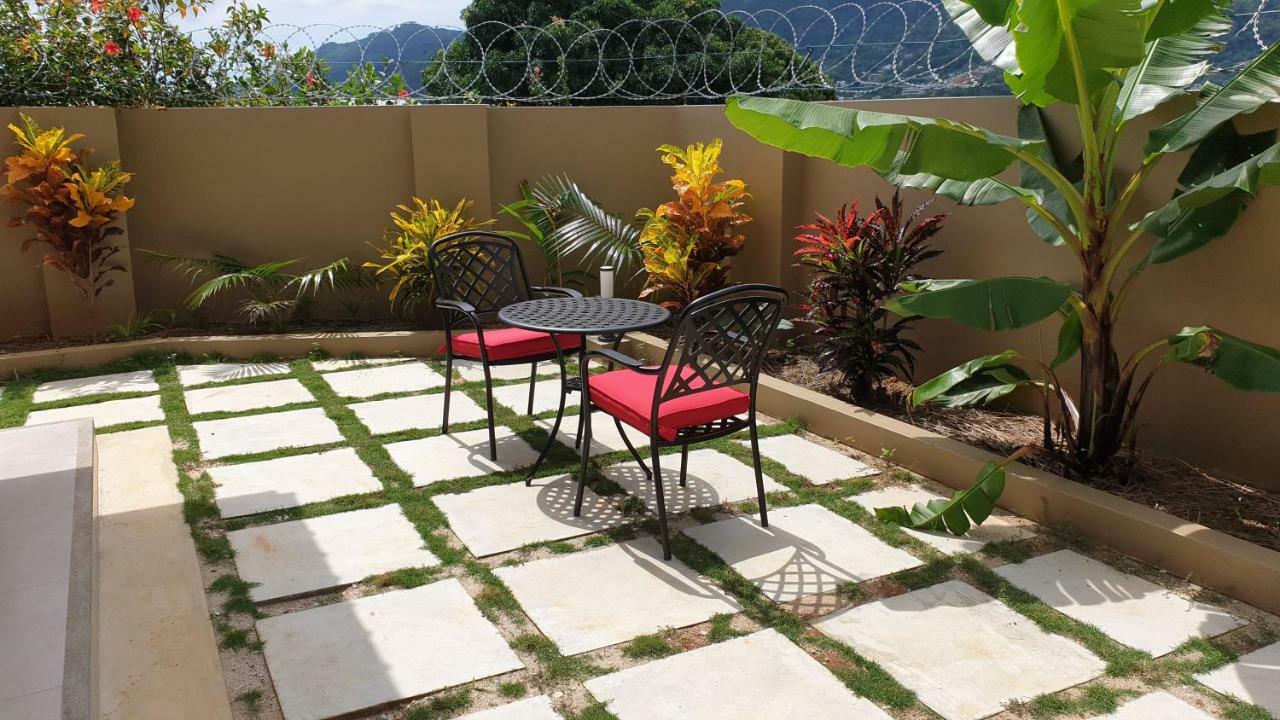 Whispering Palms Apartamento Bel Ombre Exterior foto
